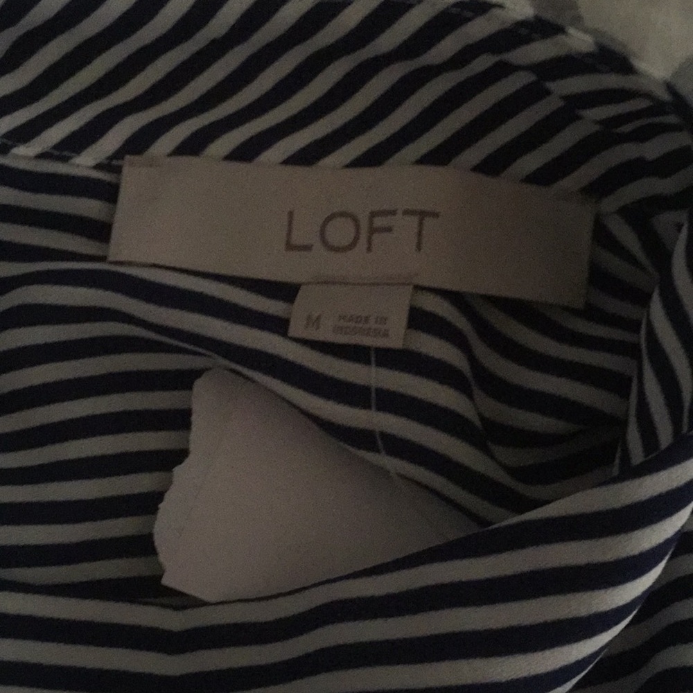 NWT Women’s Loft Striped Blouse sz Medium - Picture 3 of 4